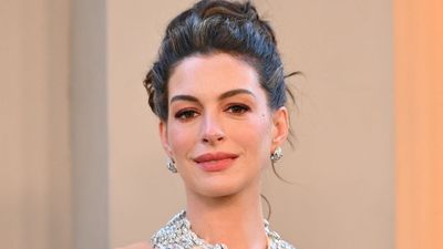 Anne Hathaway Rejects All-White Interiors, Breaking a 'Cardinal Color Rule' with Her Masterful Seating Twist