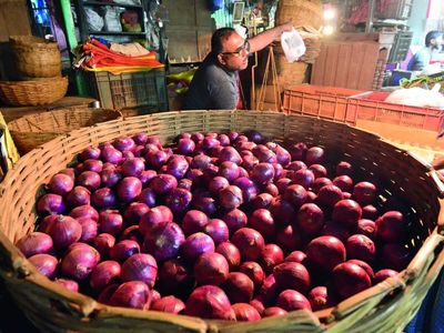 Onion growers welcome agri market near Vadhvan port, urge govt to develop Nashik as export hub