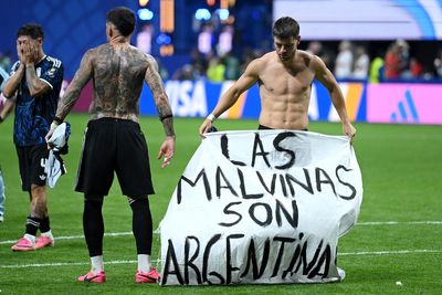 White House defends Argentina’s World Cup Falklands banner