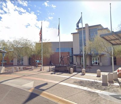 Arizona teen hailed for helping save woman with dementia wandering in 103F heat