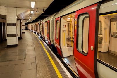 Whistleblower urges London Underground users to be aware of toxic dust