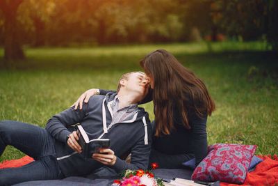 5 Things You Must Know Before Dating an Eldest Daughter
