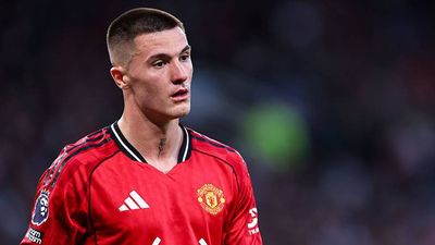 Why Benjamin Sesko Isn’t Playing for Man Utd vs. Wrexham