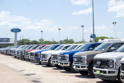Ford Recalls 288,000 Explorers Over Roof Rails That Can Fly Off at Highway Speeds