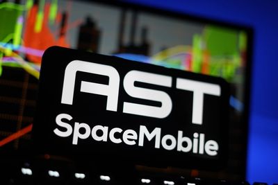 SK Hynix, AST SpaceMobile, SpaceX: 5 Stocks Investors Couldn't Stop Buzzing About This Week