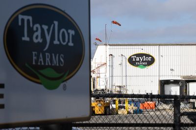 Lettuce recall expands to 27 states as Taylor Farms races to contain cyclospora outbreak