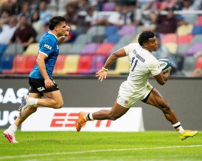 England’s 13 men thwart Argentina comeback in controversial finale