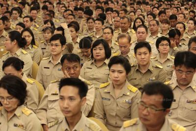 Govt plans to cut civil service