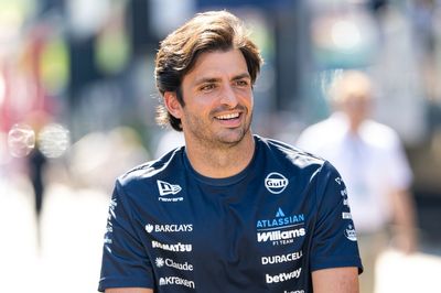 Carlos Sainz praises Kimi Antonelli for apology after “idiot” comment