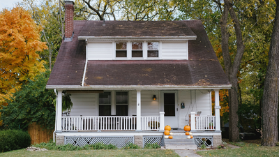 Woman inherits Baltimore home from late father, plans to sell it. Then she learns she can’t unless she settles $200k bill of 37 homes in the community