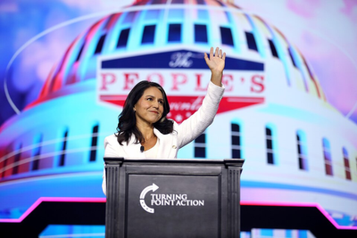 Tulsi Gabbard's Brother Accused Of Offering Children Money And Gum To Follow Him Into His Waikīkī Hotel Room