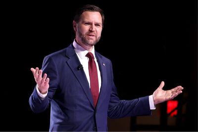 'He's Campaigning Against Trump': JD Vance Accused of Bitter Joe Rogan Betrayal Over Iran War