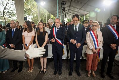 France commemorates the Vel d’Hiv roundup after a Paris plaque honoring rescuers is vandalized