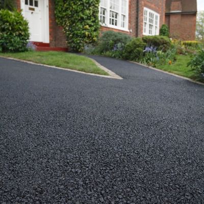 Has your tarmac driveway melted in the heatwave? This is how you can solve the problem and prevent it from happening again