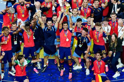 Spanish football fans flood London’s streets after World Cup triumph