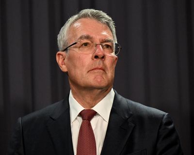 Abortion clinic-style protest bans could reduce ‘distress and anxiety’ at synagogues and Jewish schools, Dreyfus says