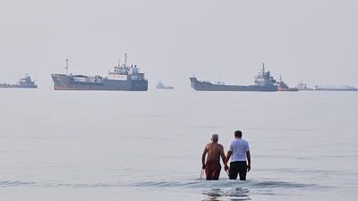 Oil prices rise as fighting between US and Iran intensifies