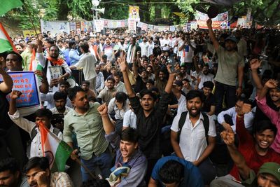 Tens of thousands of Cockroach party protesters defy police with Delhi march