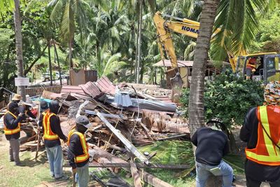 Buildings encroaching on Phuket's Hat Nui being demolished
