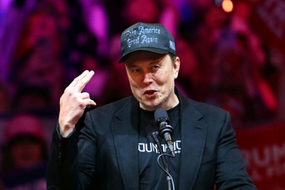 Elon Musk Denies $52B SpaceX AI Server Deal; Dell and SMCI Stocks Rise