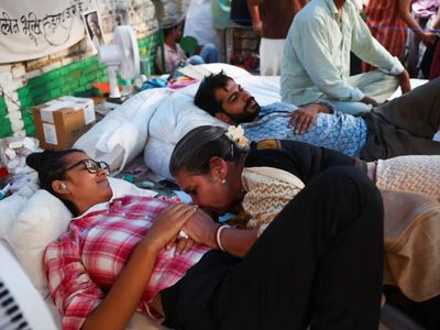 Shabana Azmi joins CJP protest march, backs peaceful demonstration