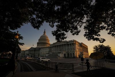 Senate bill to end daylight saving time could fail due to school pick-up issues