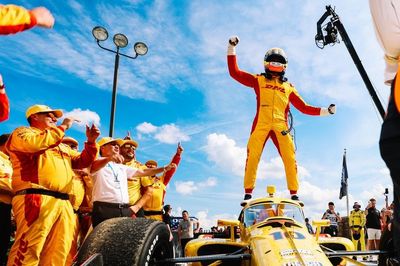Alex Palou beats three Penske drivers to win IndyCar race at Nashville