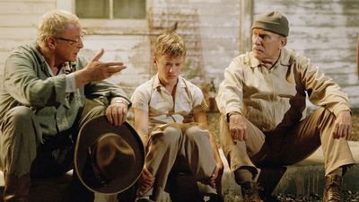 2 hours of pure magic, 2 Hollywood legends: Stream this warm blanket of a movie for free before it leaves Tubi