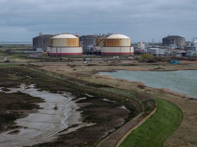 Iran war forces cash-strapped Asian nations to buy expensive LNG