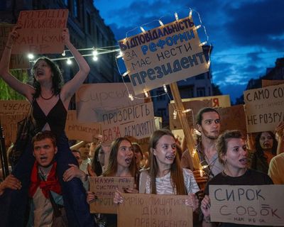 Prosecutors in Hungary raid offices of Viktor Orbán’s Fidesz and seize databases, says party – as it happened