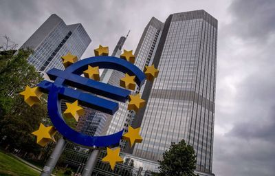 Global Market: Euro zone banks tighten credit standards amid geopolitical risks, ECB survey shows