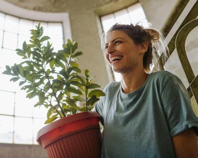 My stepmother compliments everything I do – and my ego is getting out of control