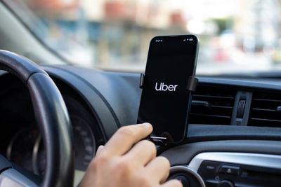 Bill Ackman Says Tesla Robotaxi Fears Are Creating a 'Very Cheap' Buying Opportunity for UBER