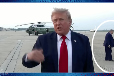 Trump look-alike standing behind president on tarmac sends late-night host spiraling