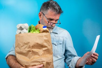 The Price Tag Trick That Makes a Smaller Grocery Package Look Cheaper