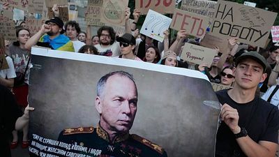 Zelenskyy replaces Oleksandr Syrskyi with Mykhailo Drapatyi as Ukraine's commander-in-chief