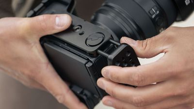 “The best camera accessories disappear into your workflow until you need them.” Today’s creators need to work both horizontally and vertically, so Peak Design is reinventing the classic L-Bracket