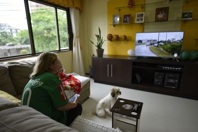 Watching TV Very Often in Midlife Linked to Smaller Brain Regions for Memory and More White Matter Damage, Study Finds