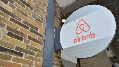 Woman books a huge airbnb in St. Louis for $30 a night. The moment she walks in she knows something is very wrong: ‘that’s the murder room’