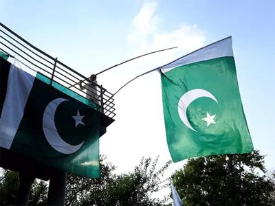 Pakistan seeks $10 billion US stabilization facility to shore up reserves
