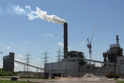 Trump ordered coal plants to stay in operation. It’s costing taxpayers in one state $117 million