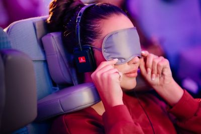 Popular airline announces ‘game-changing’ new headrest for economy passengers