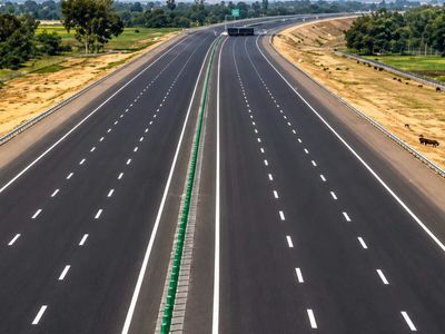 Government says 629 national highway projects behind schedule