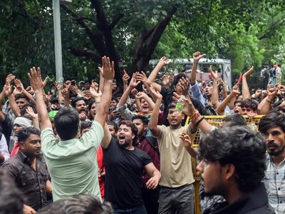 IIT-Roorkee advisory on political posts sparks row amid CJP protest