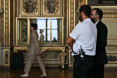 Louvre’s Apollo Gallery to remain empty after jewellery heist
