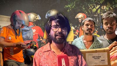Pizzas, parathas and solidarity: Supporters from Mumbai to Dubai are feeding Jantar Mantar