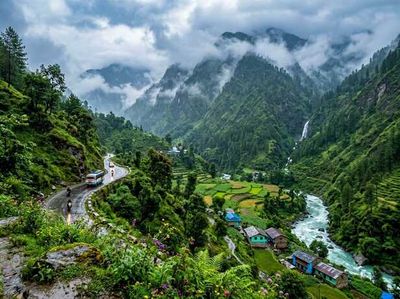 Mountain Safety Tips for First-Time Visitors During Monsoon Season