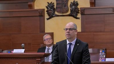 Hungary's prosecutor resigns under pressure in political win for Magyar