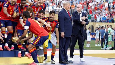 Did FIFA just crop President Trump out of an official photograph of the World Cup trophy ceremony? Here’s my expert photographer’s take