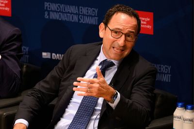 Blackstone president Jon Gray tells Gen Z to think like founders at work—but a growing number are skipping the corporate ladder to become one for real